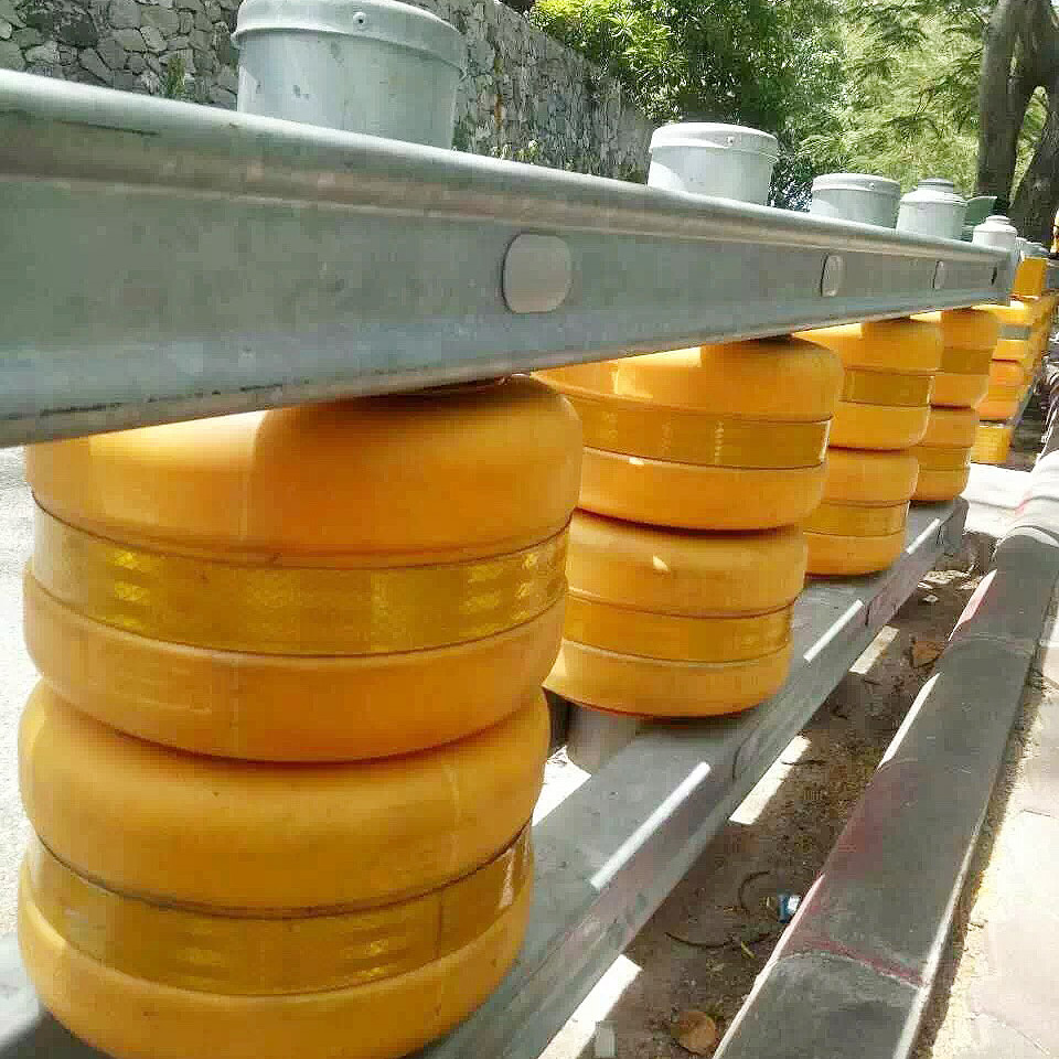 高速路防撞轉桶
